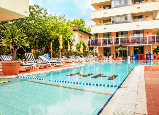 L'Hôtel Madison et la piscine